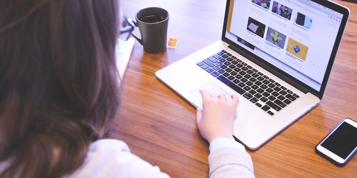 Why Sticky Engagement Is Becoming the New Standard in WordPress Websites